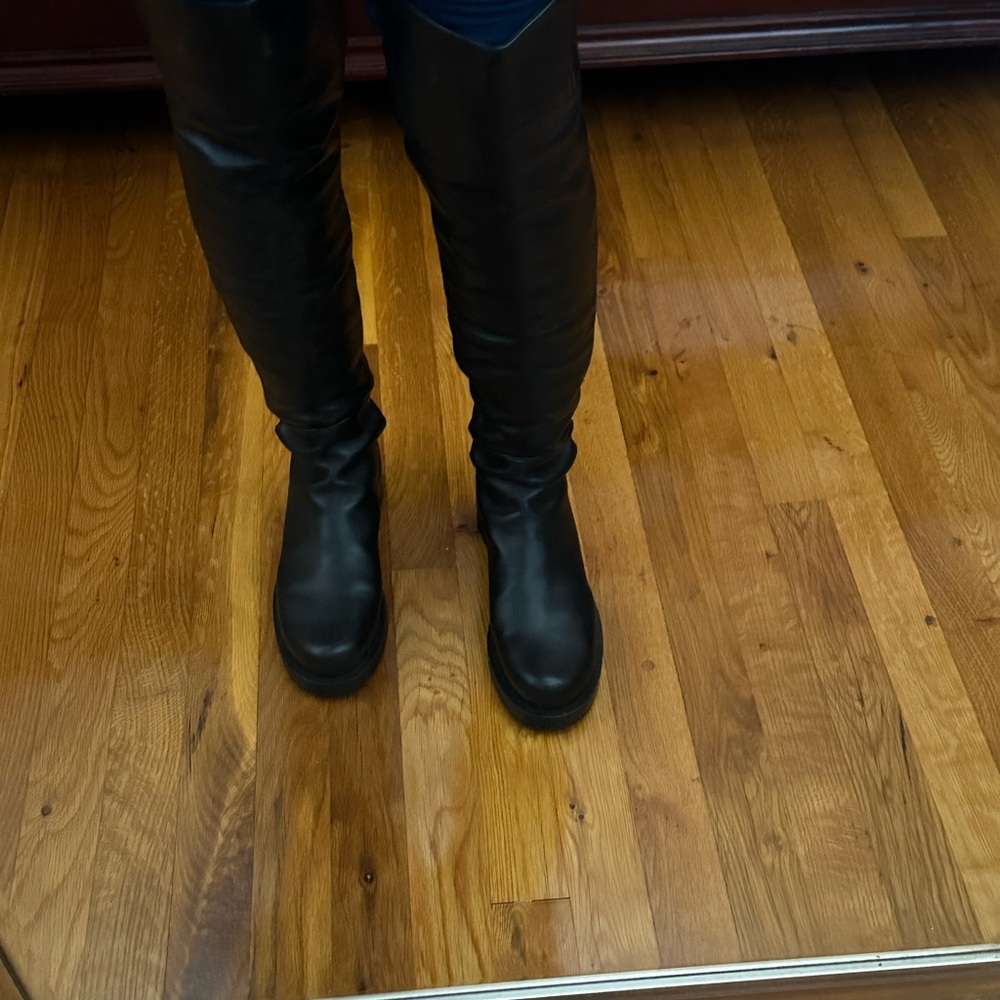 SW knee-high boots. Used a couple of times.